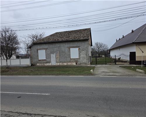 Proprietate cu potential investitional în Pischia  190 mp utili, teren 1000 mp